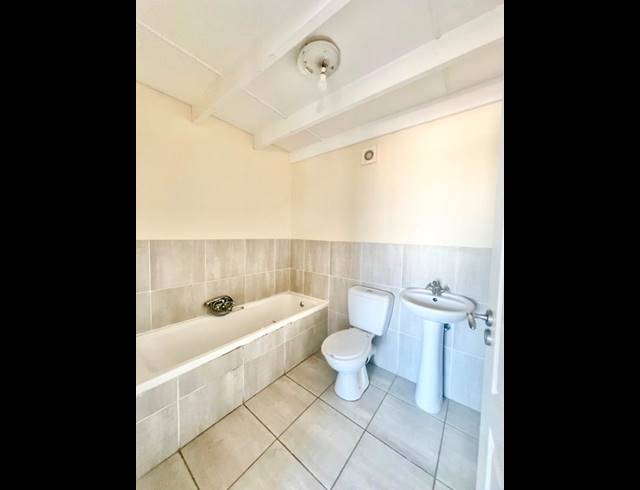 1 BEDROOM APARTMENT FOR SALE IN CHASE VALLEY